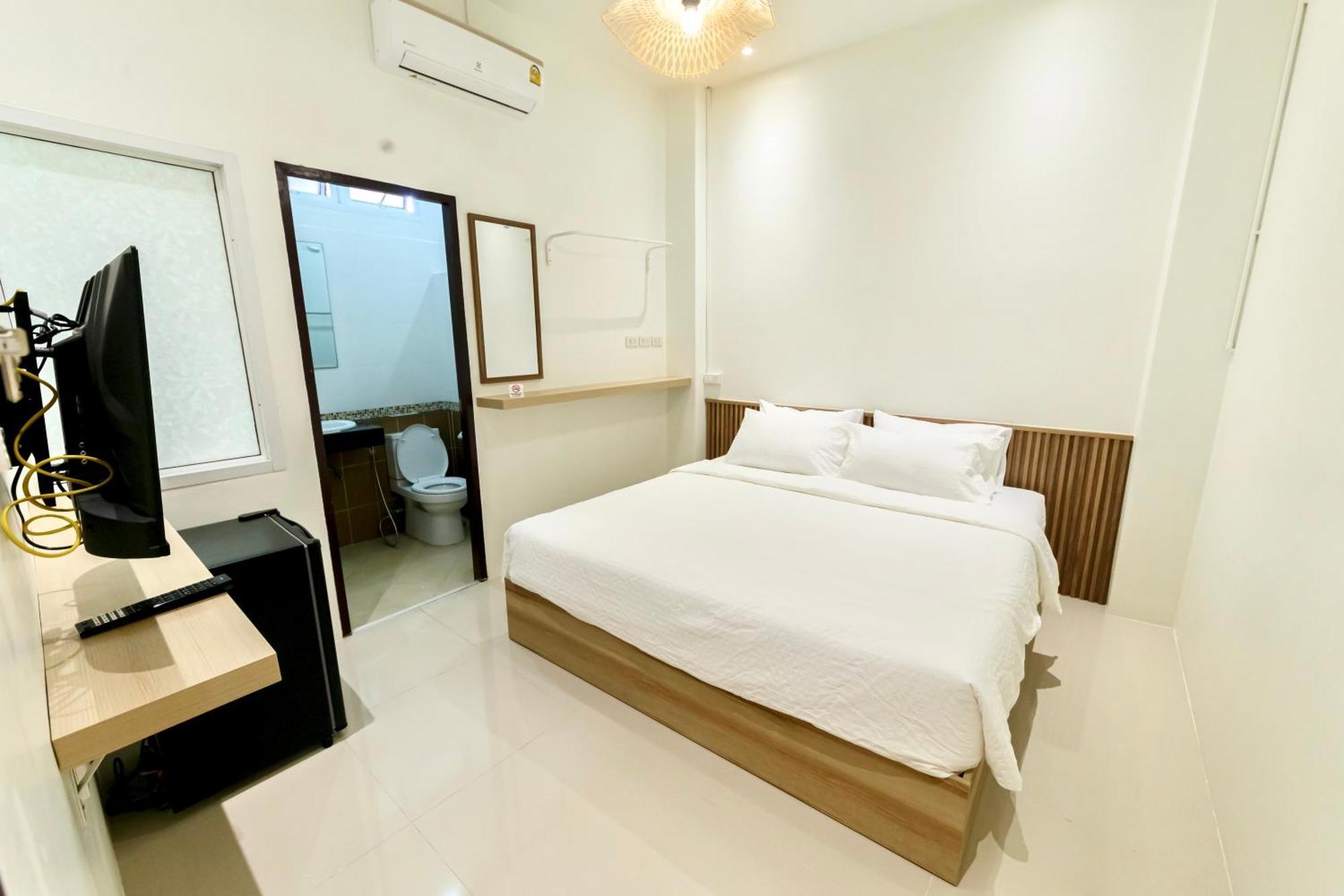 De Blue Door, Hatyai Hat Yai